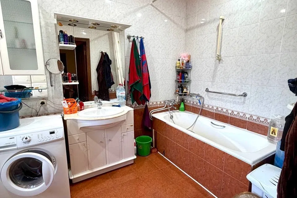 Продаётся 2-этажный дом, 300 м²