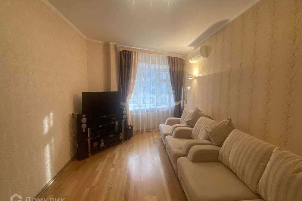 Продаётся 2-комнатная квартира, 71.1 м²