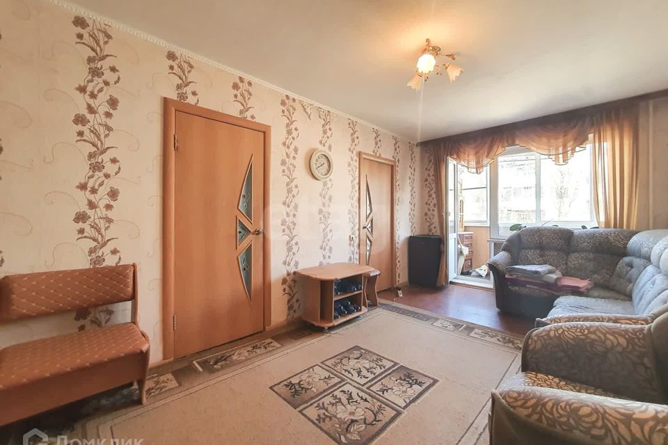 Продаётся 4-комнатная квартира, 60.5 м²