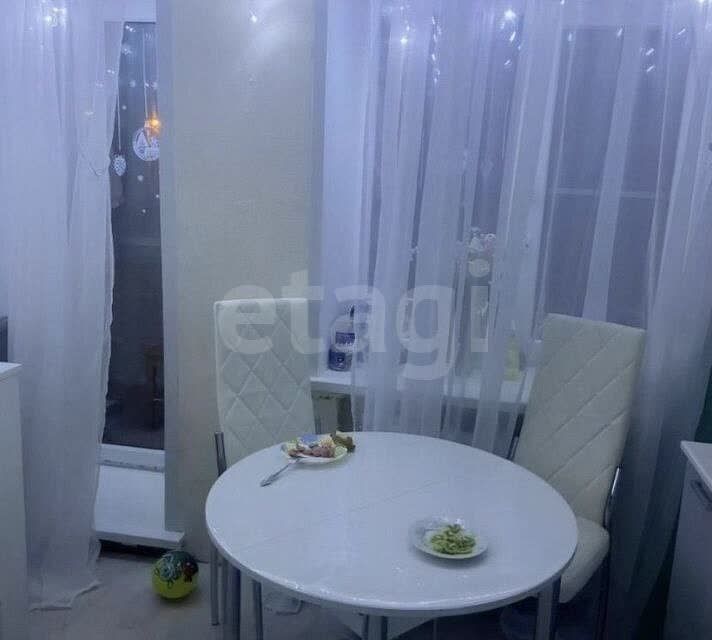 Продаётся 1-комнатная квартира, 40.3 м²