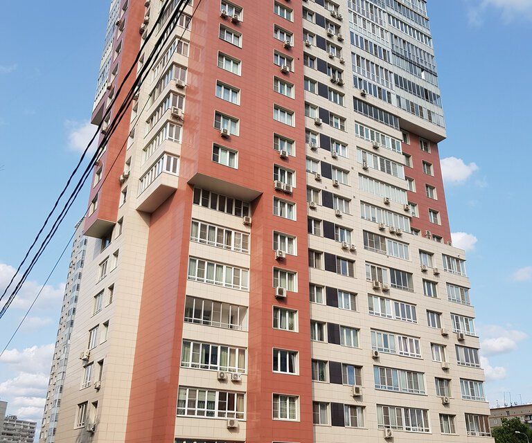 Продаётся 4-комнатная квартира, 160.2 м²