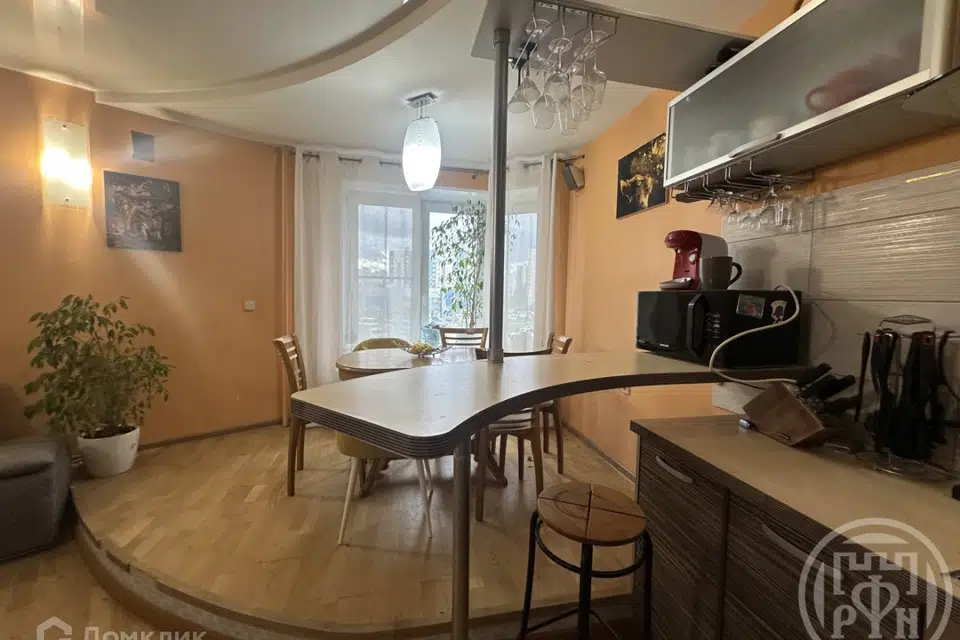 Продаётся 2-комнатная квартира, 76.8 м²