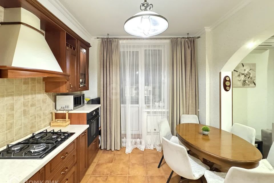 Продаётся 2-комнатная квартира, 77.4 м²
