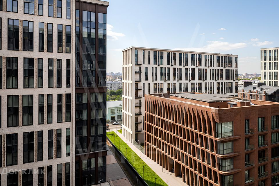 Продаётся 3-комнатная квартира, 130 м²