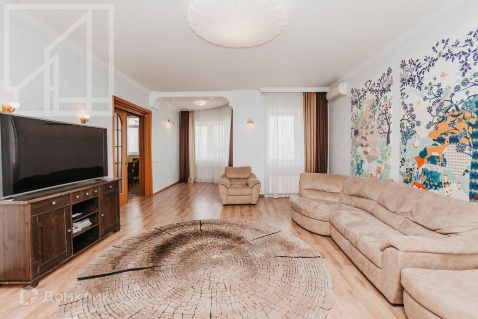 Сдаётся 4-комнатная квартира, 160 м²
