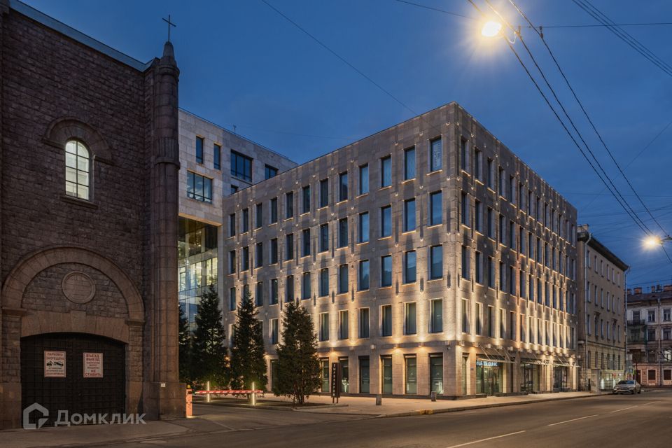 Продаётся 4-комнатная квартира, 174.7 м²