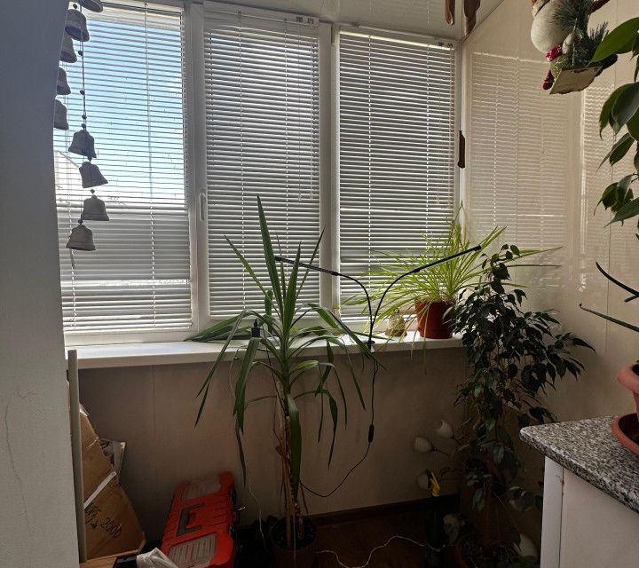 Продаётся 4-комнатная квартира, 72 м²