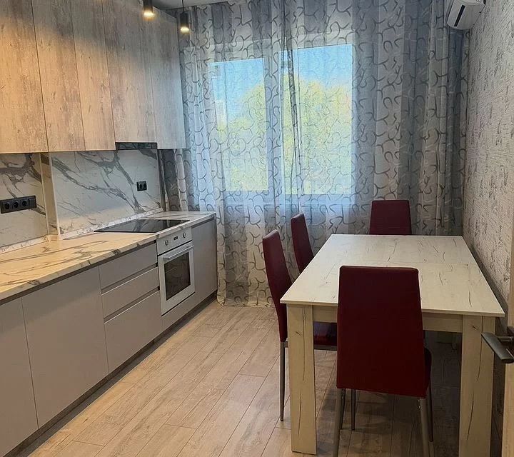 Продаётся 1-комнатная квартира, 38 м²