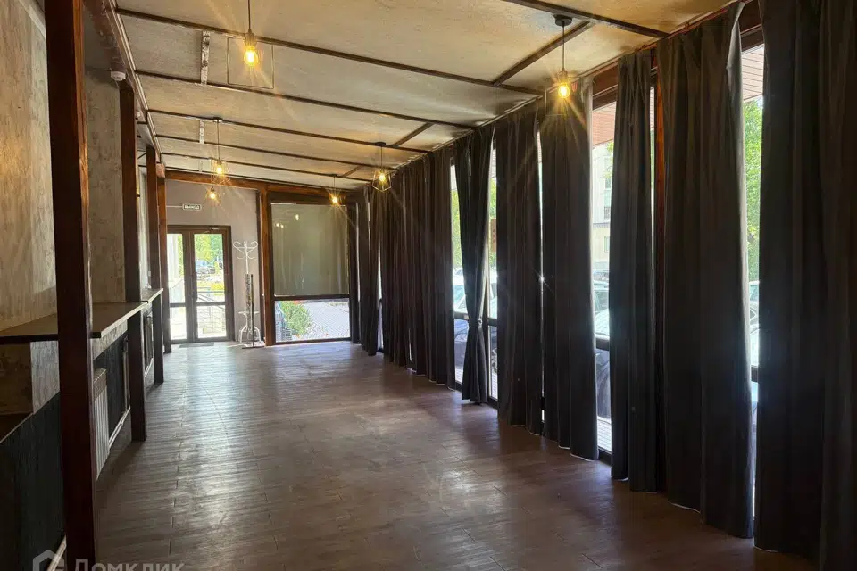 Сдаётся помещение своб. назначения, 253.9 м²