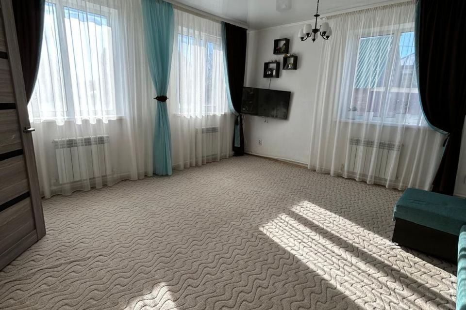 Продаётся 2-комнатная квартира, 63.5 м²
