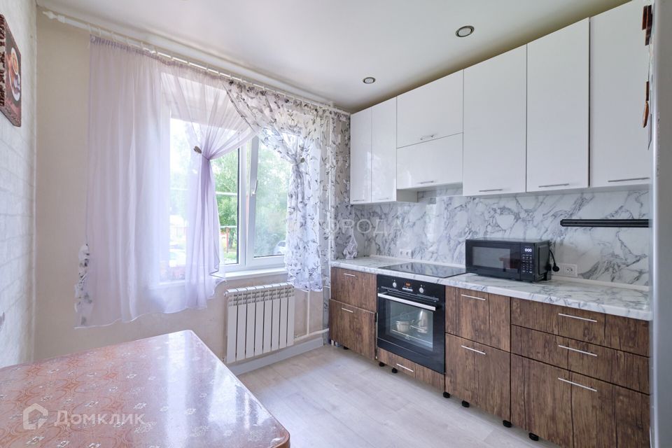 Продаётся 4-комнатная квартира, 70.5 м²