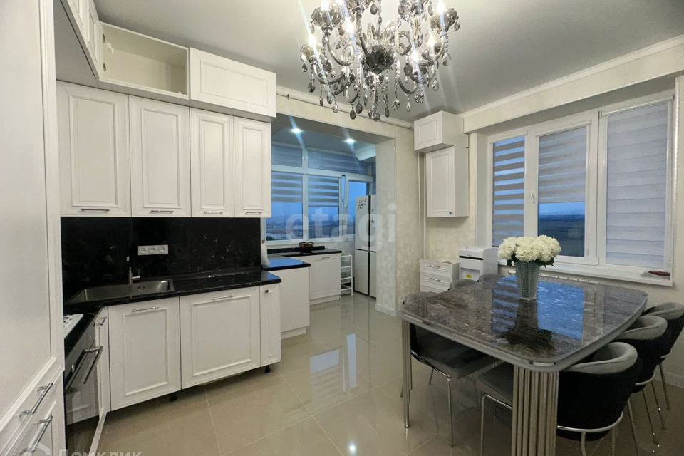 Продаётся 3-комнатная квартира, 90 м²