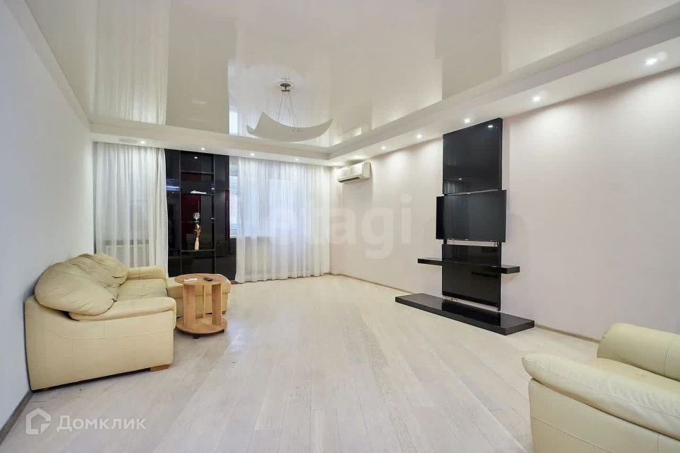 Сдаётся 2-комнатная квартира, 83.8 м²