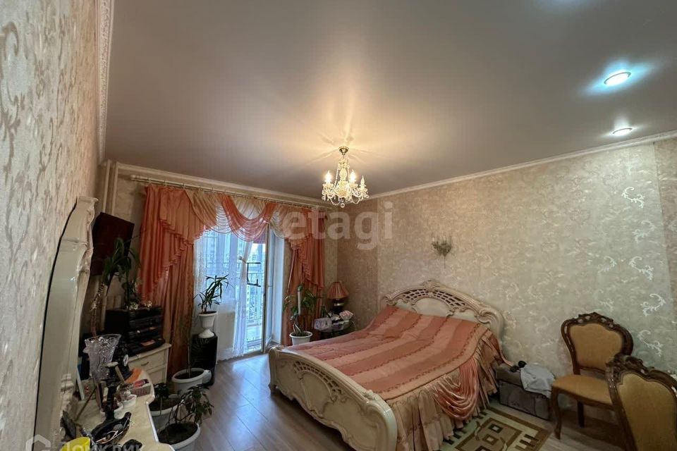 Продаётся 1-комнатная квартира, 57 м²