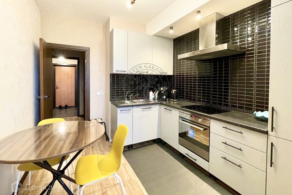 Продаётся 1-комнатная квартира, 42.1 м²