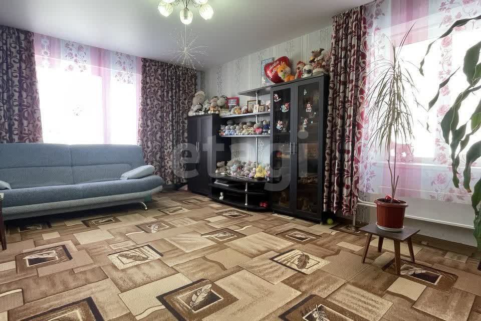 Продаётся 4-комнатная квартира, 70.6 м²