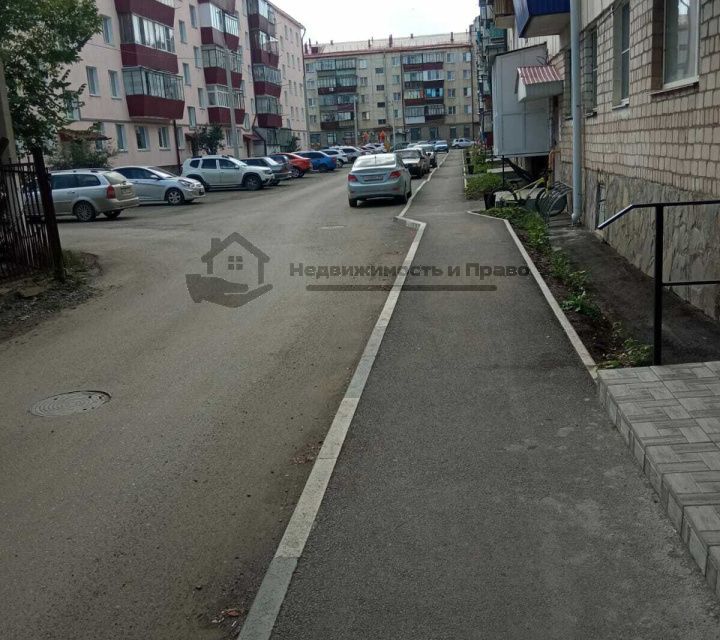 Продаётся 4-комнатная квартира, 60 м²
