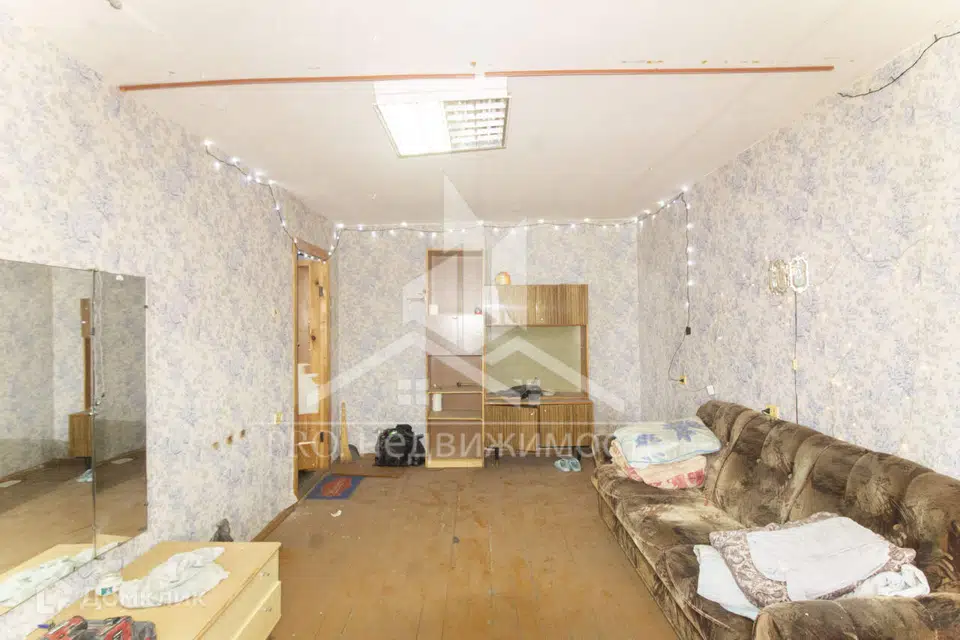Продаётся комната в 10-комн. квартире, 17.6 м²