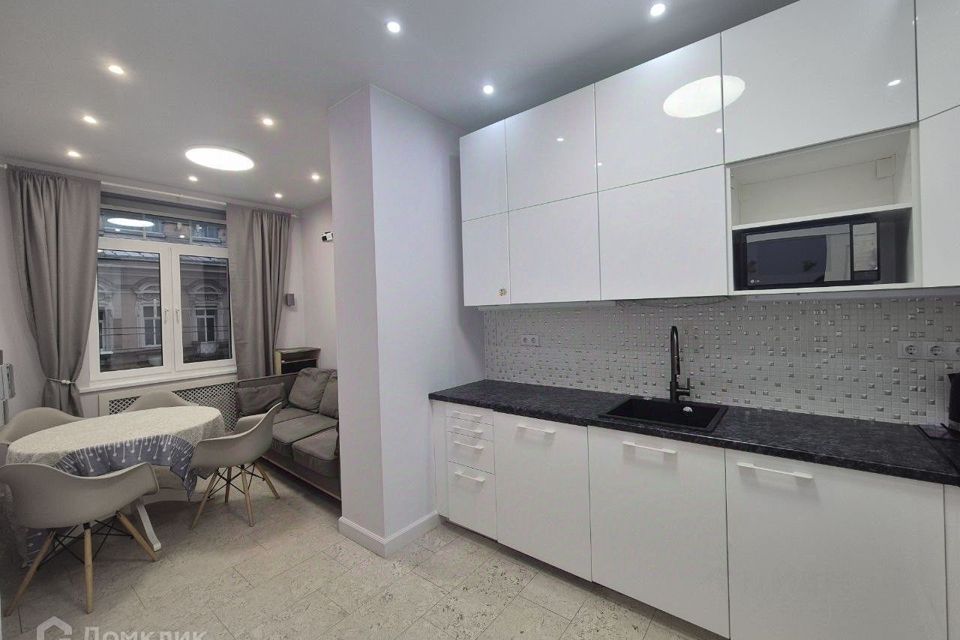 Сдаётся 2-комнатная квартира, 71 м²