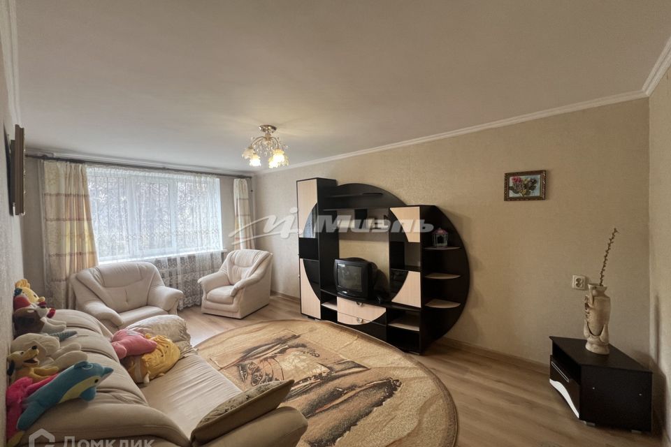 Продаётся 4-комнатная квартира, 75.7 м²