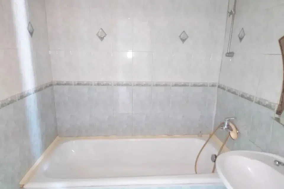 Продаётся 4-комнатная квартира, 82 м²