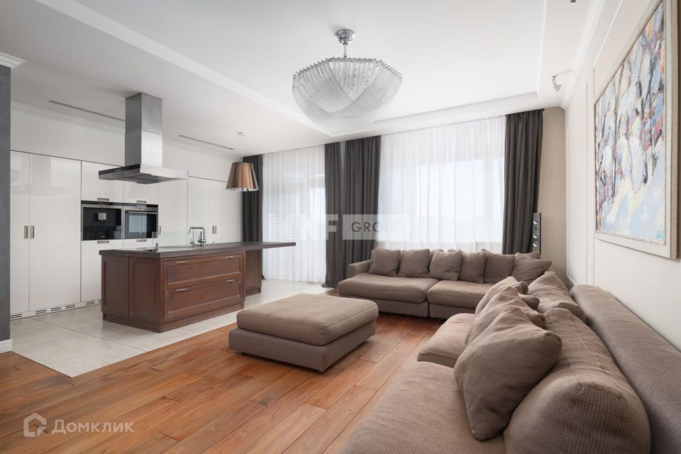 Продаётся 5-комнатная квартира, 183.2 м²