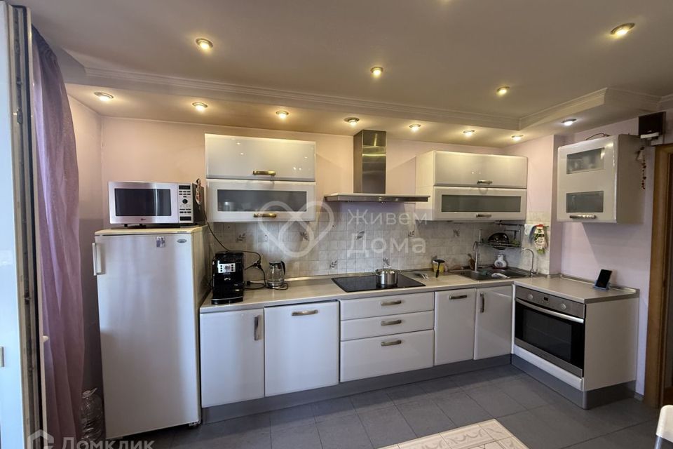 Продаётся 3-комнатная квартира, 76.7 м²