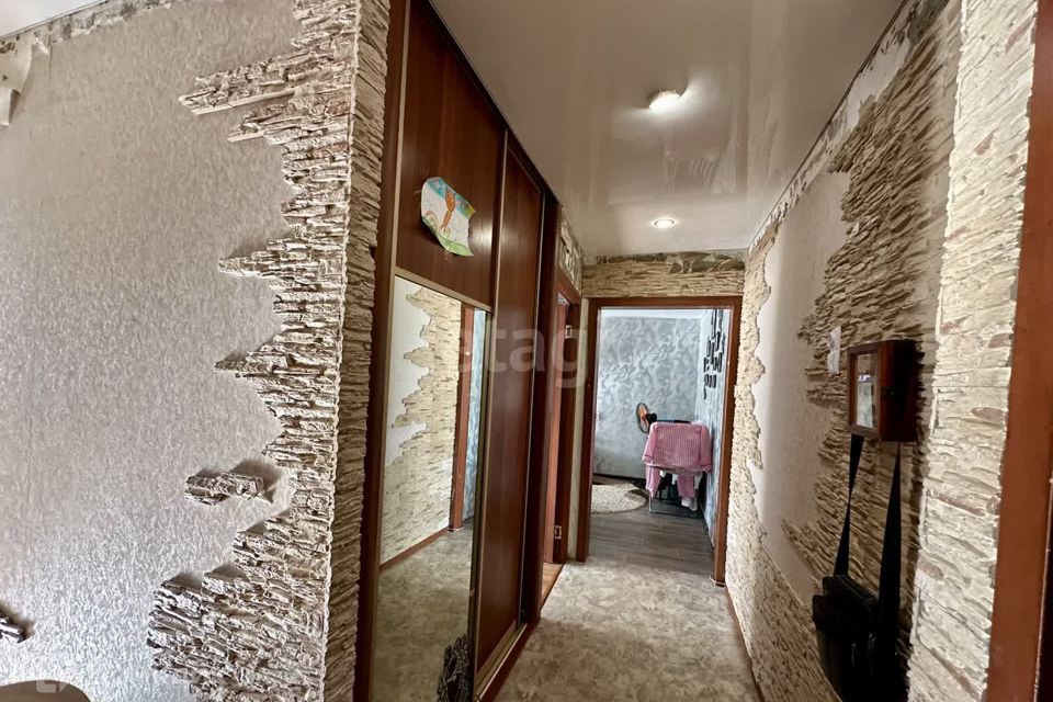 Продаётся 3-комнатная квартира, 56.9 м²