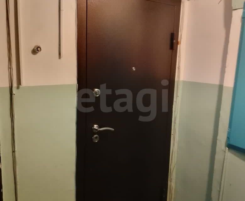 Продаётся 4-комнатная квартира, 61.9 м²