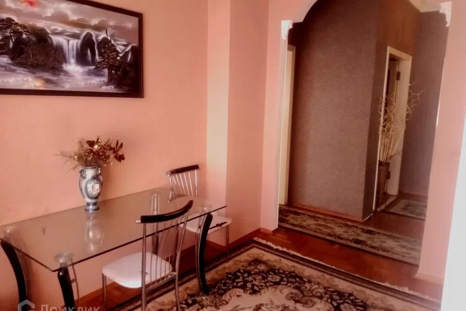 Продаётся 4-комнатная квартира, 96 м²