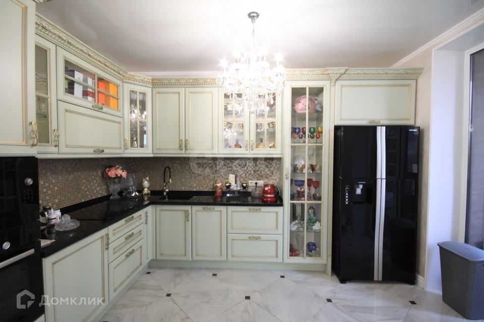 Продаётся 3-комнатная квартира, 97.6 м²