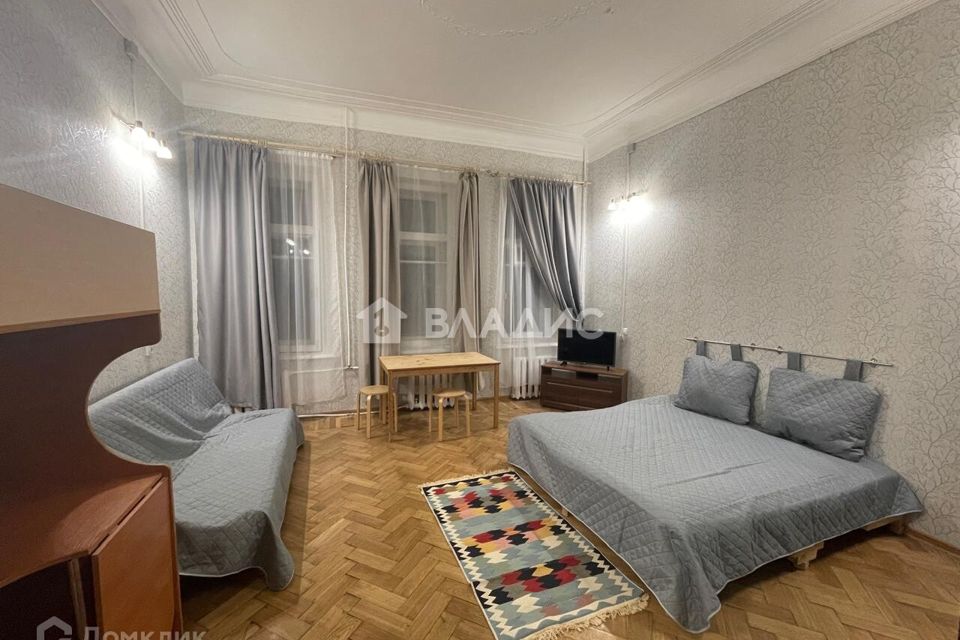 Продаётся комната в 6-комн. квартире, 166.4 м²