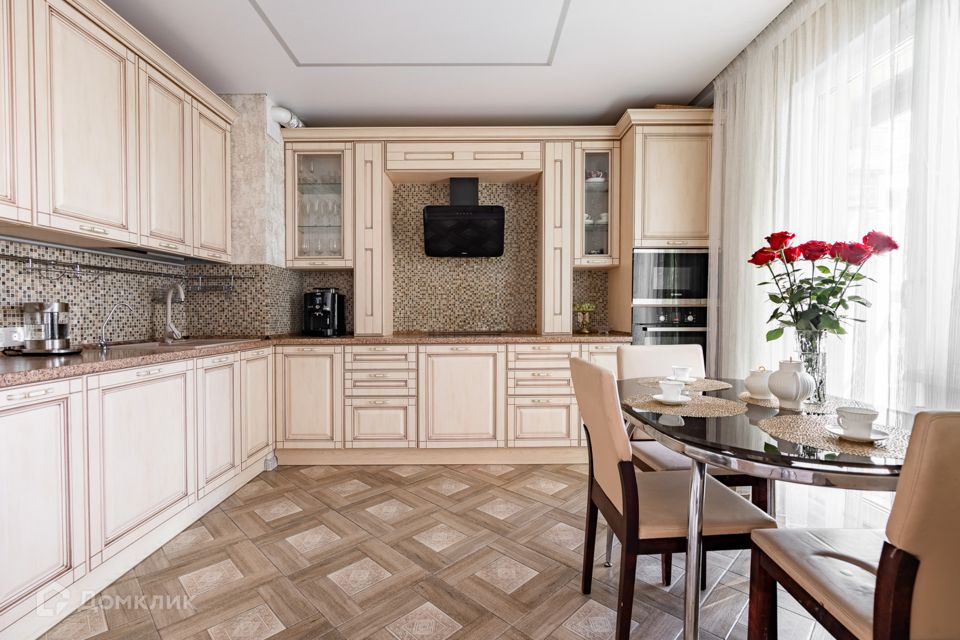 Продаётся 3-комнатная квартира, 77.4 м²