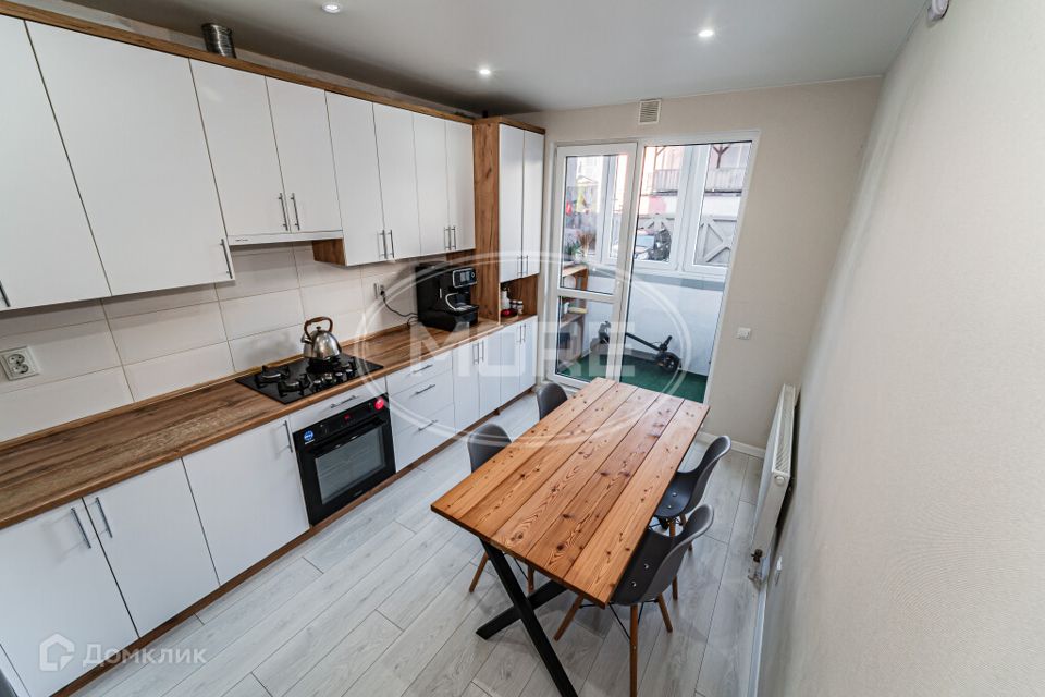 Продаётся 2-комнатная квартира, 53.6 м²