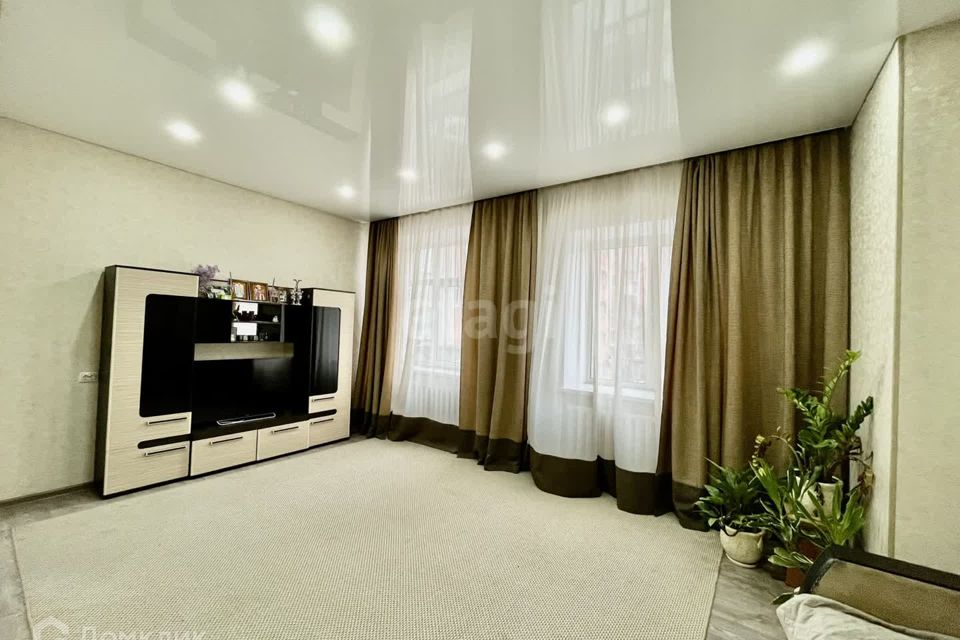 Продаётся 4-комнатная квартира, 102.7 м²