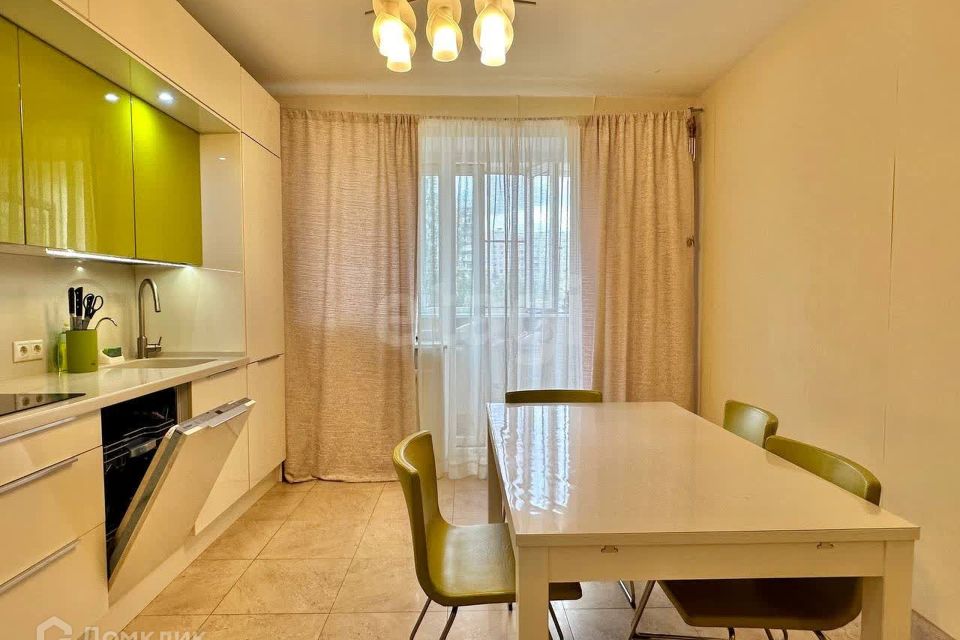 Продаётся 3-комнатная квартира, 100.1 м²