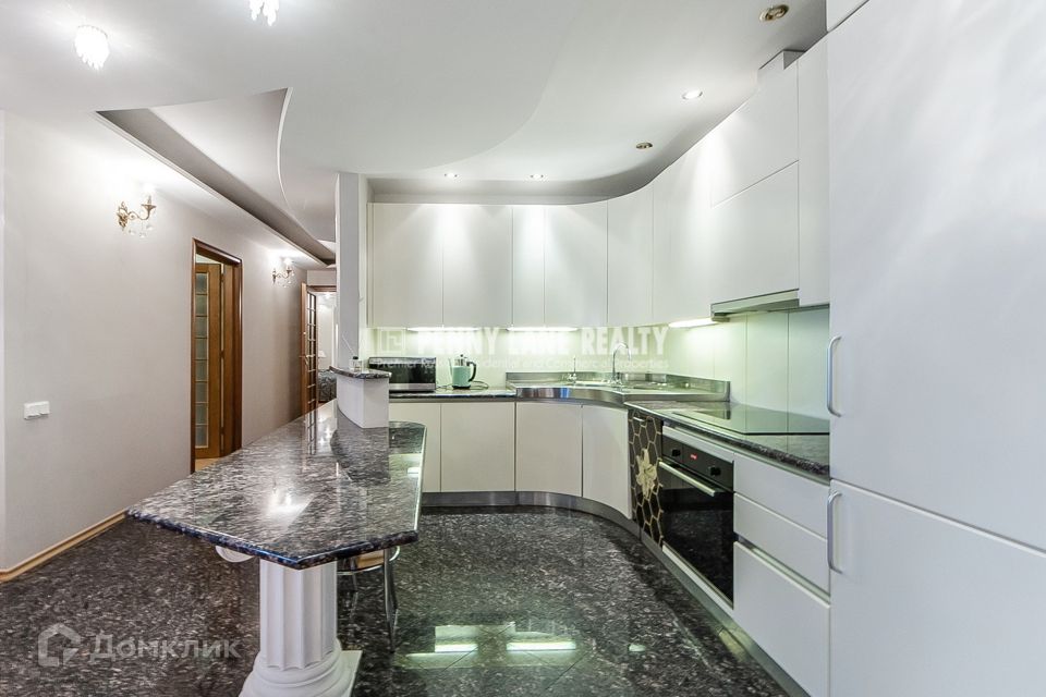 Сдаётся 3-комнатная квартира, 150 м²
