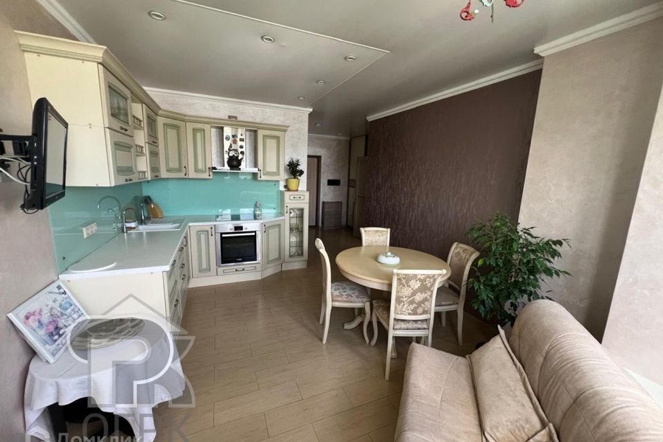 Продаётся 1-комнатная квартира, 53 м²