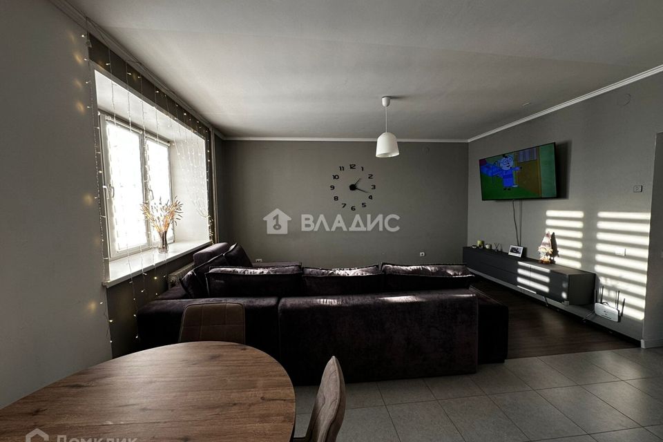 Продаётся 3-комнатная квартира, 105 м²