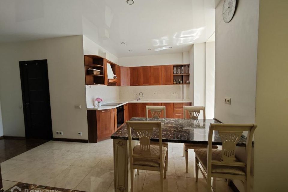 Продаётся 2-комнатная квартира, 60.2 м²
