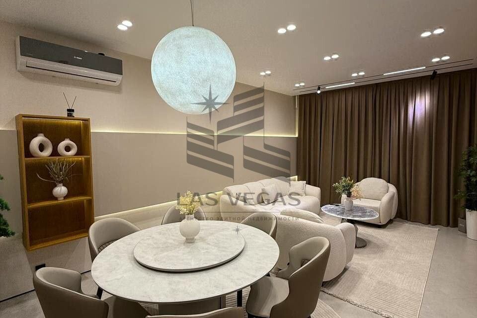 Сдаётся 3-комнатная квартира, 200 м²