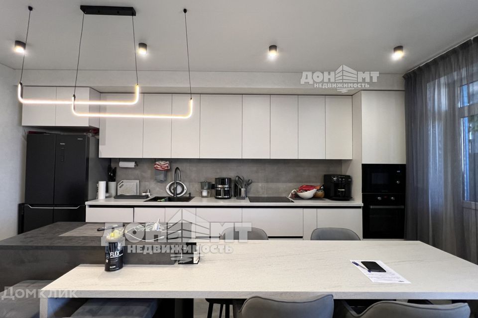 Продаётся 3-комнатная квартира, 100 м²