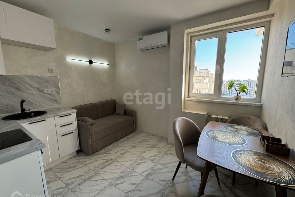 Продаётся 1-комнатная квартира, 37.8 м²