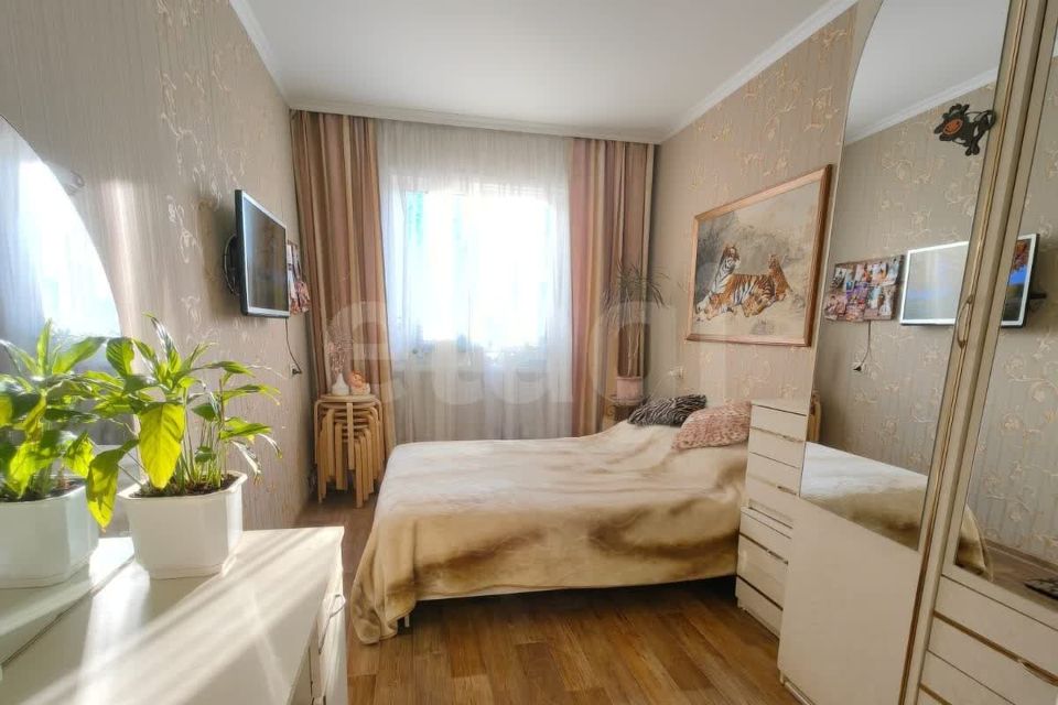 Продаётся 4-комнатная квартира, 60.7 м²