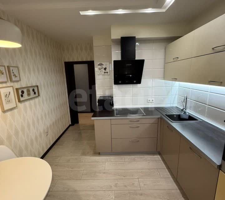 Сдаётся 2-комнатная квартира, 60 м²