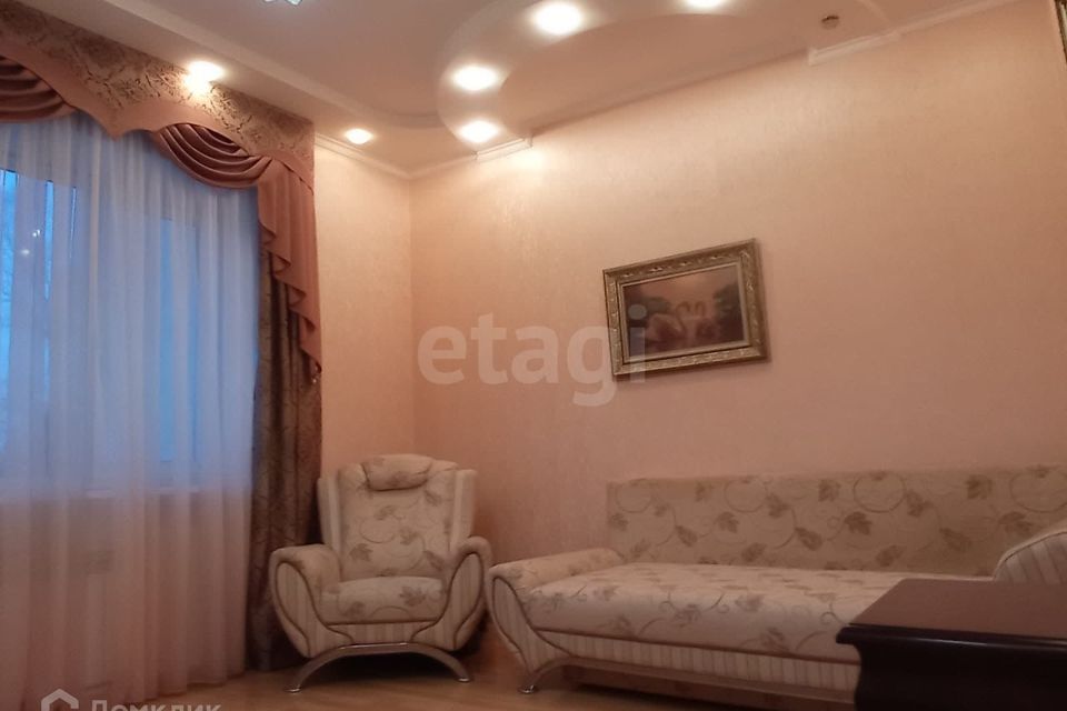 Продаётся 3-комнатная квартира, 101.8 м²