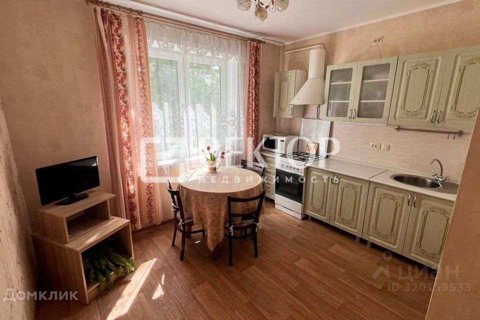 Продаётся 1-комнатная квартира, 38 м²