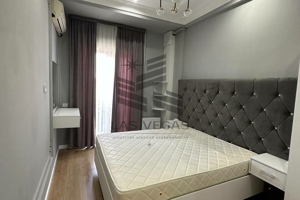 Сдаётся 1-комнатная квартира, 70 м²