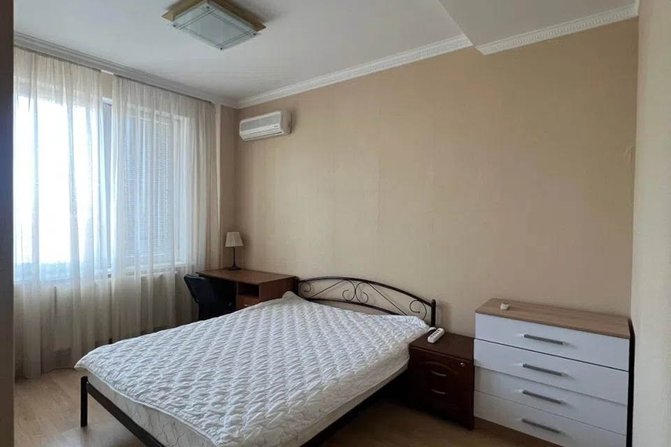 Продаётся 4-комнатная квартира, 125 м²