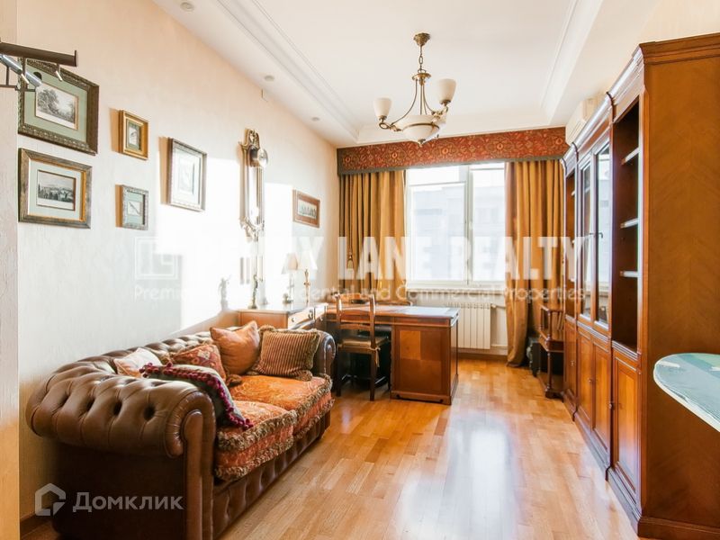 Сдаётся 4-комнатная квартира, 175 м²